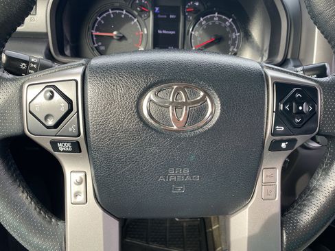 Used 2020 Toyota 4Runner SR5 Premium AWD/4WD image 9