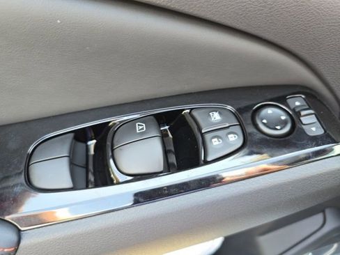 New 2025 Nissan Altima 2.5 SR image 6