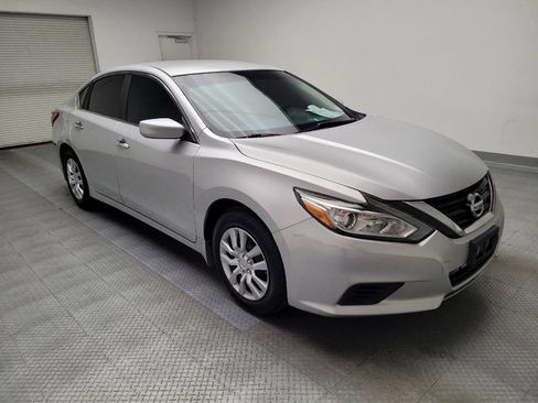 Used 2018 Nissan Altima 2.5 S w/ S Convenience Package image 13