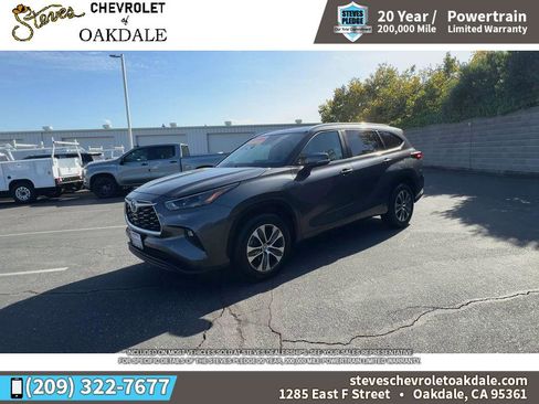 Used 2023 Toyota Highlander XLE image 5