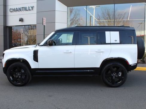 Used 2024 Land Rover Defender 110 X-Dynamic SE image 6