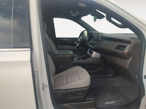Used 2024 GMC Yukon XL SLE w/ LPO, Floor Liner Package RWD image 15