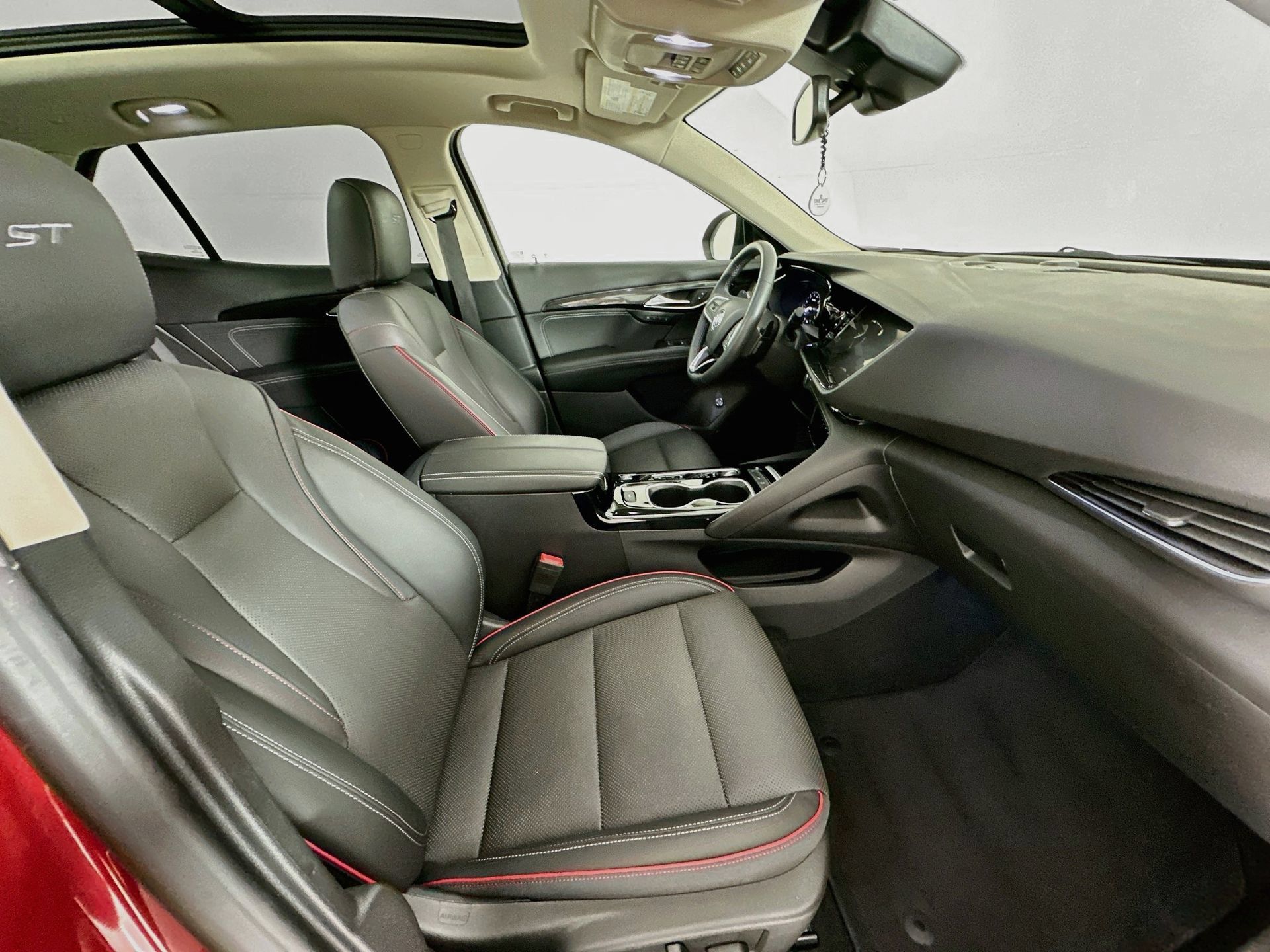 Used 2022 Buick Envision Essence w/ Sport Touring Package FWD image 28