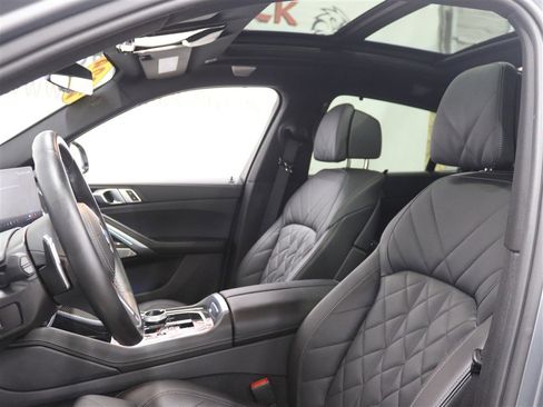 Used 2024 BMW X6 M60i AWD/4WD image 16