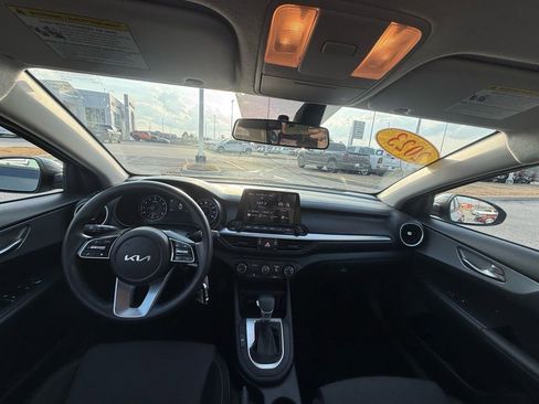 Used 2023 Kia Forte LX image 11
