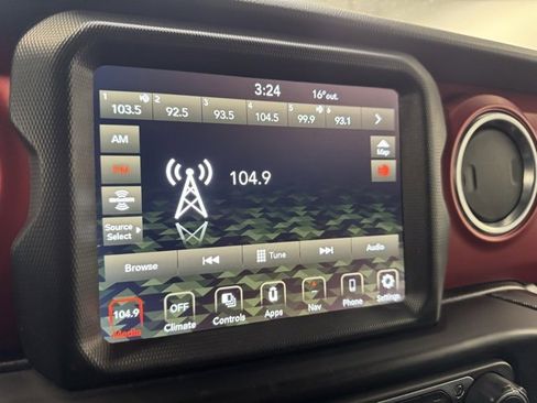 Used 2021 Jeep Wrangler Unlimited Rubicon w/ Uconnect 4C Nav & Sound Group image 25