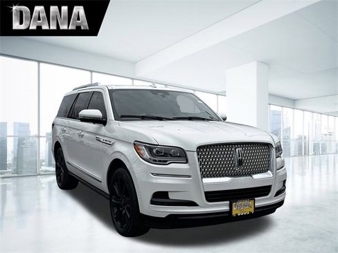 Certified 2022 Lincoln Navigator Reserve image 1