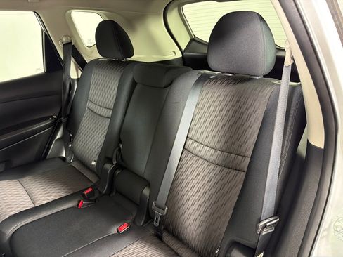 Used 2017 Nissan Rogue SV image 21