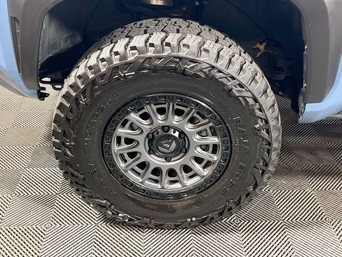 Certified 2025 Toyota 4Runner SR5 AWD/4WD image 28