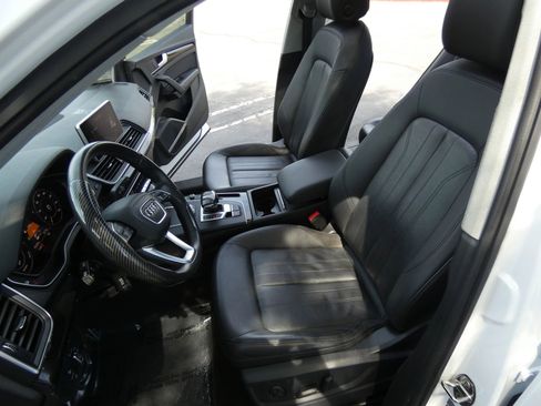 Used 2020 Audi Q5 e Premium Plus image 50