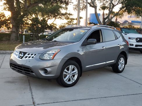 Used 2015 Nissan Rogue S w/ Convenience Package image 1
