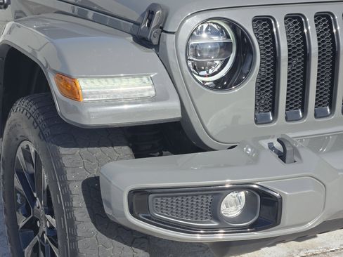 Used 2021 Jeep Wrangler Unlimited Sahara image 10