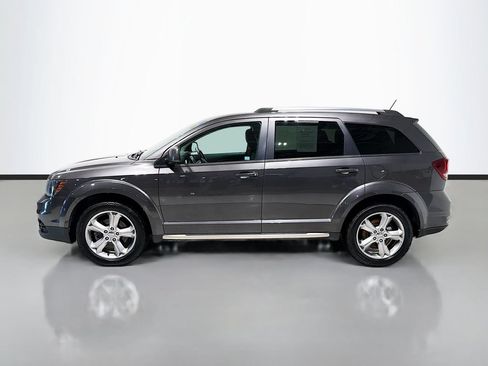 Used 2017 Dodge Journey Crossroad AWD/4WD image 2