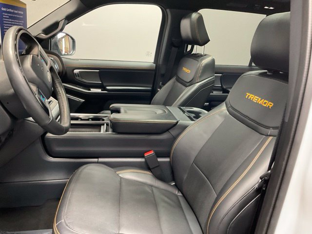 Used 2025 Ford Expedition Tremor AWD/4WD image 16