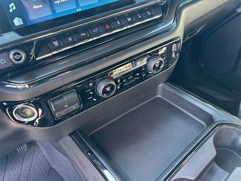 Certified 2025 Chevrolet Silverado 2500 ZR2 w/ Technology Package image 19