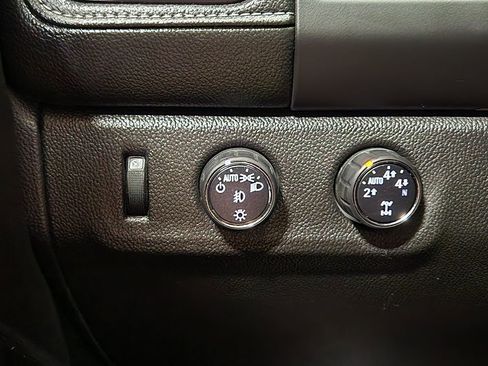 Used 2016 GMC Canyon SLT w/ Driver Alert Package image 40