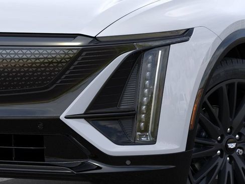 New 2026 Cadillac Lyriq Signature Sport w/ LPO, ONYX Package AWD/4WD image 10