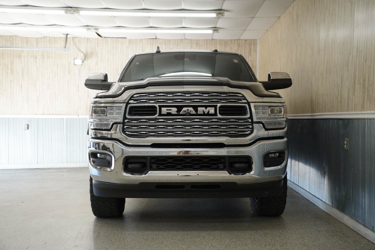Used 2022 RAM 2500 Limited AWD/4WD image 2