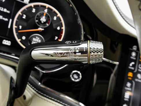 Used 2021 Bentley Flying Spur W12 image 67