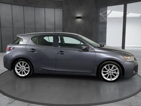 Used 2013 Lexus CT 200h w/ Premium Pkg w/Navigation FWD image 4
