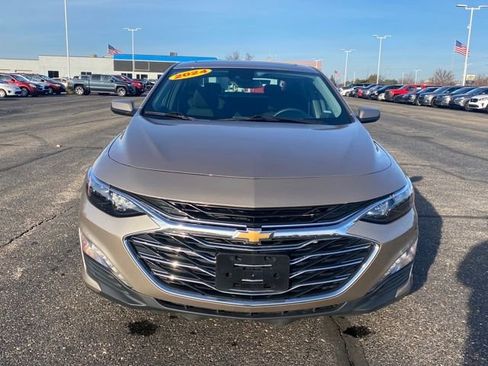 Used 2024 Chevrolet Malibu LT image 2