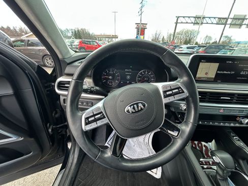 Used 2020 Kia Telluride SX w/ SX Prestige Package image 9