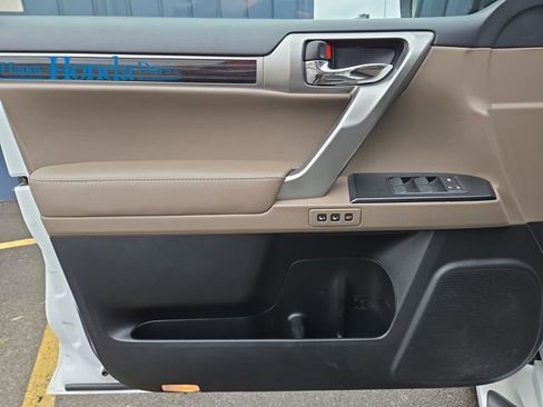 Used 2023 Lexus GX 460 Premium image 16
