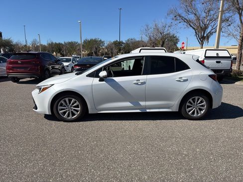 Used 2025 Toyota Corolla SE image 2