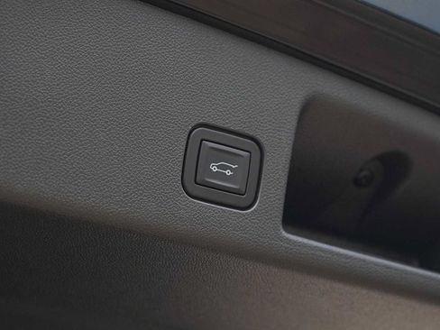 Used 2025 Chevrolet Equinox EV LT w/ Convenience Package FWD image 26