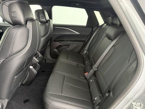 Used 2025 Cadillac Lyriq Luxury RWD image 19