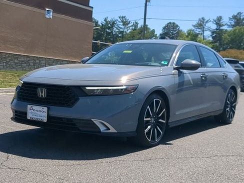 Used 2024 Honda Accord Touring image 7