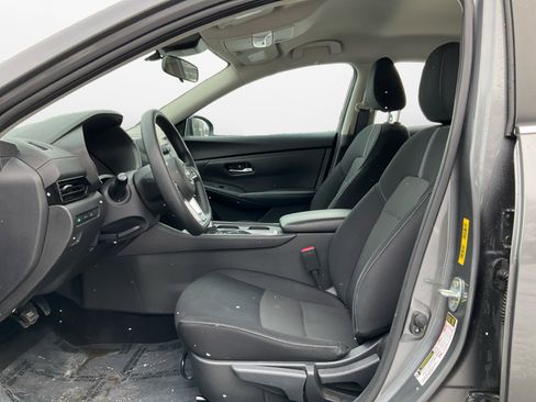 Used 2024 Nissan Sentra SV image 9