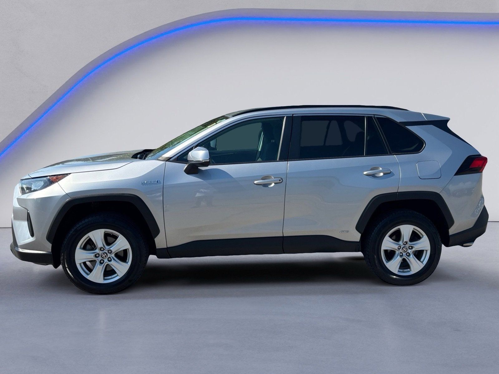 Used 2021 Toyota RAV4 LE AWD/4WD image 6