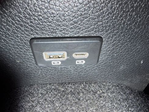 Used 2020 Nissan Rogue SV w/ Premium Package image 34