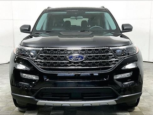 Used 2023 Ford Explorer XLT w/ Equipment Group 202A image 3