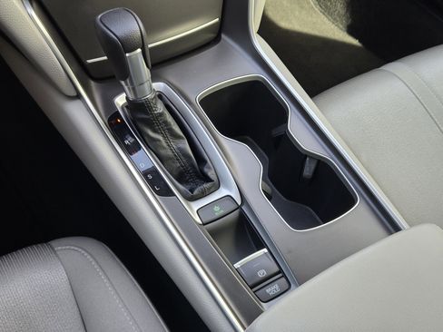 Used 2019 Honda Accord EX image 26