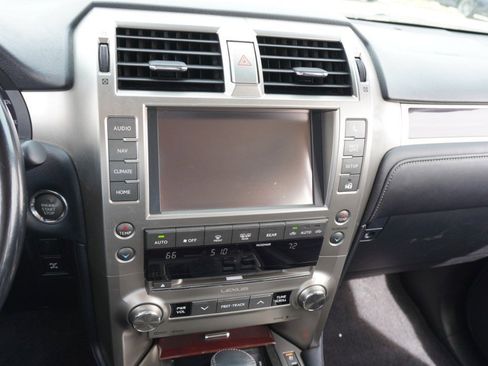 Used 2017 Lexus GX 460 Premium image 17