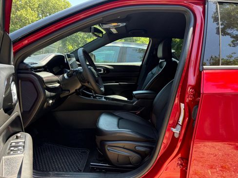 Used 2025 Jeep Compass Trailhawk AWD/4WD image 25