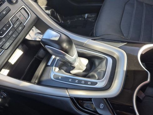 Used 2016 Ford Fusion SE w/ Equipment Group 202A image 24