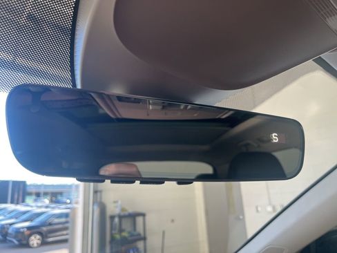 New 2026 Volkswagen Taos SE image 32