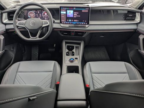 New 2026 Volkswagen Tiguan SE image 15