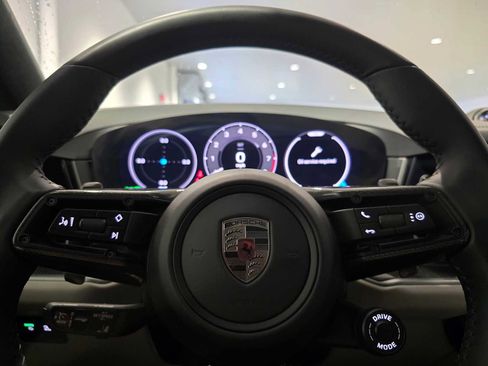 Used 2025 Porsche Cayenne Turbo AWD/4WD image 35