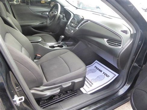 Used 2019 Chevrolet Malibu LT image 18