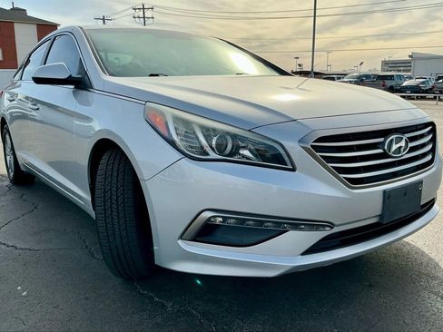 Used 2015 Hyundai Sonata SE image 3