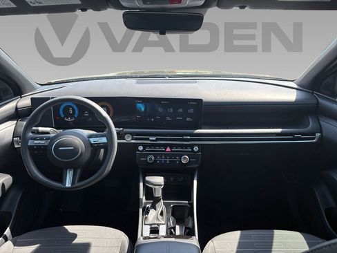 Certified 2025 Hyundai Santa Cruz SE image 2