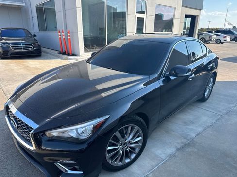 Used 2019 INFINITI Q50 Luxe w/ Essential Package (3.0T Luxe) AWD/4WD image 4