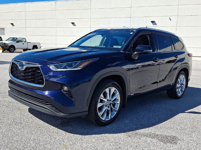 Used 2021 Toyota Highlander Limited AWD/4WD image 3