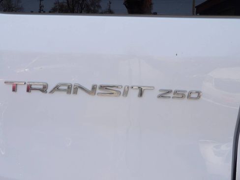 Used 2017 Ford Transit 250 130 Low Roof RWD image 9