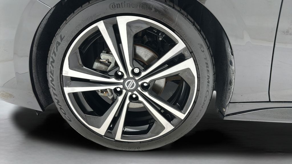 Used 2020 Nissan Sentra SR w/ Electronics Package FWD image 9