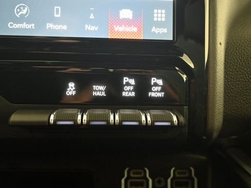 Used 2024 RAM 1500 Big Horn AWD/4WD image 30